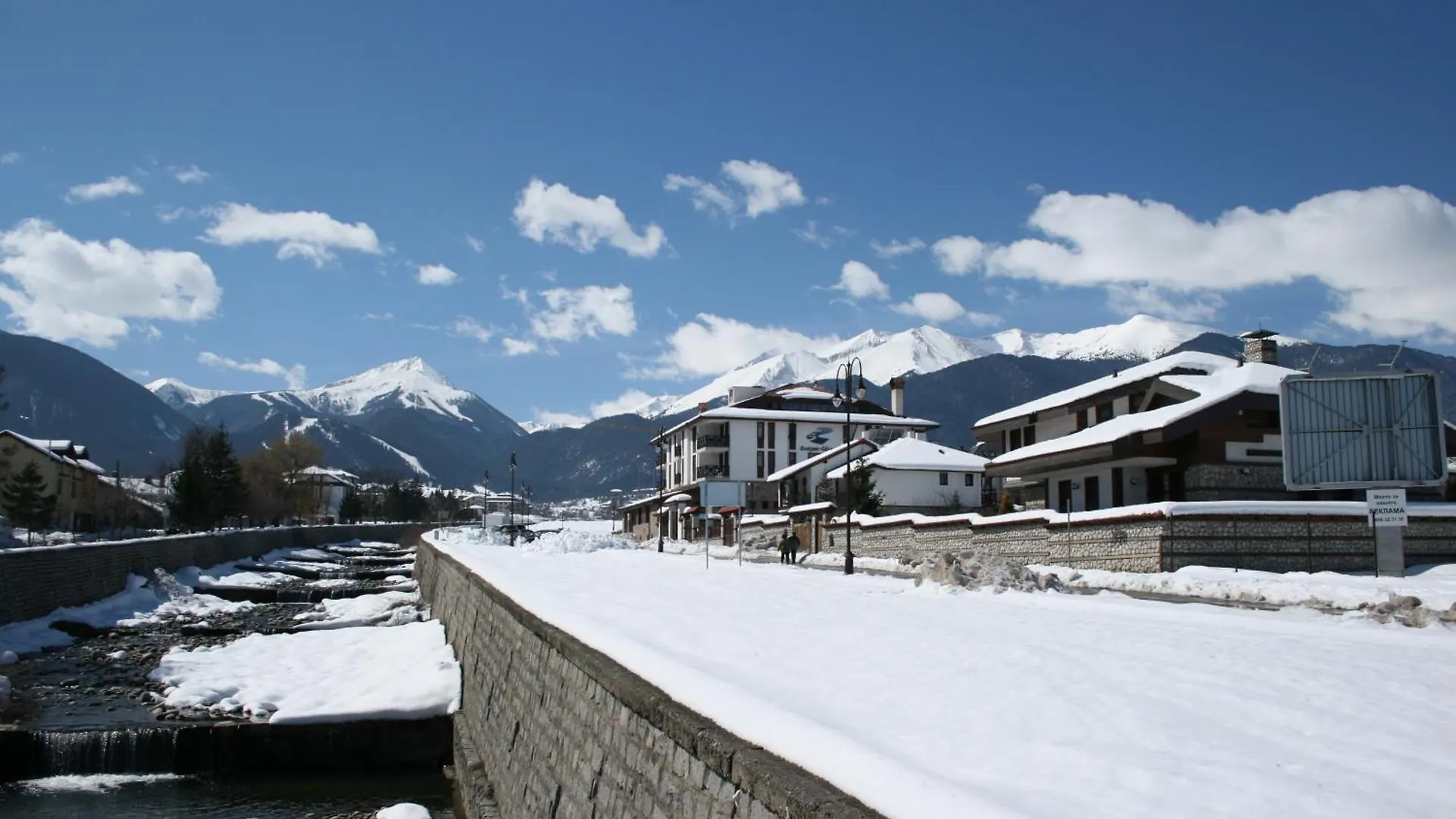Luxury Apartment 5 Mins From Slopes Parking 반스코